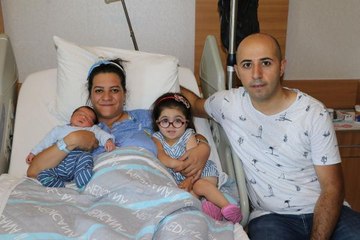 İkinci bebeğini tedaviyle sağlıklı dünyaya getirdi