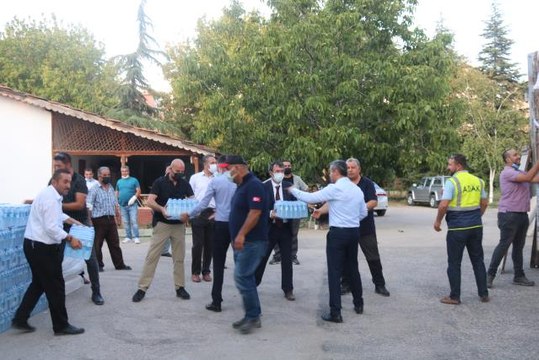 Gölbaşı'ndan yangın bölgesine 5 tır yardım malzemesi gönderildi