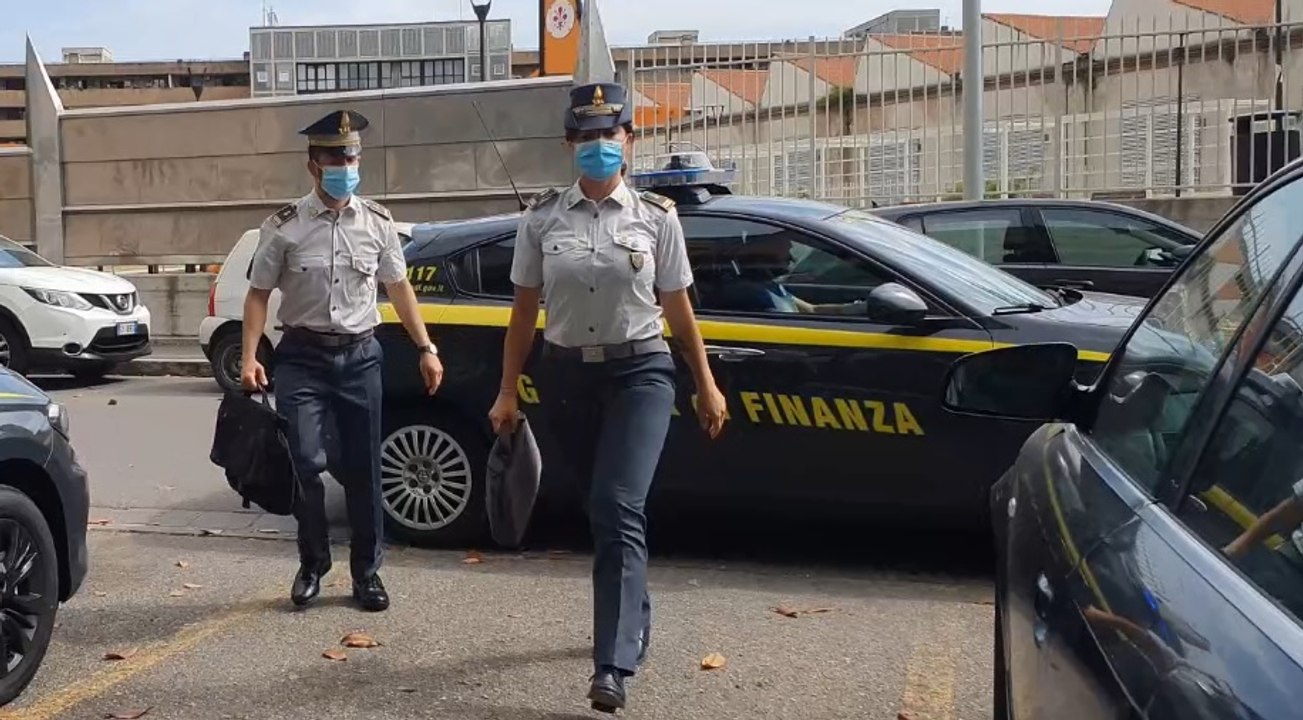 Firenze - Sequestrati 6mila accessori di marchi di moda contraffatti (07.08.21)