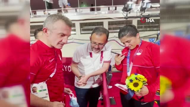 Son dakika haberleri... Cumhurbaşkanı Recep Tayyip Erdoğan, Busenaz Sürmeneli'yi tebrik etti