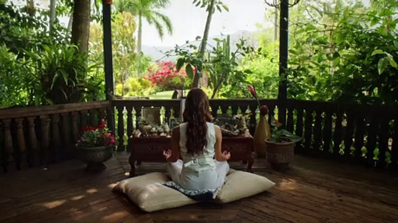 FANTASY ISLAND s01 - Roselyn Sanchez Introduces Elena Roarke