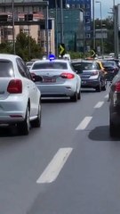 Plaka yerine 'Alperen Ocakları' yazan çakarlı aracın tacizi kamerada