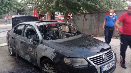 Park halinde yanan araç kullanılamaz hale geldi