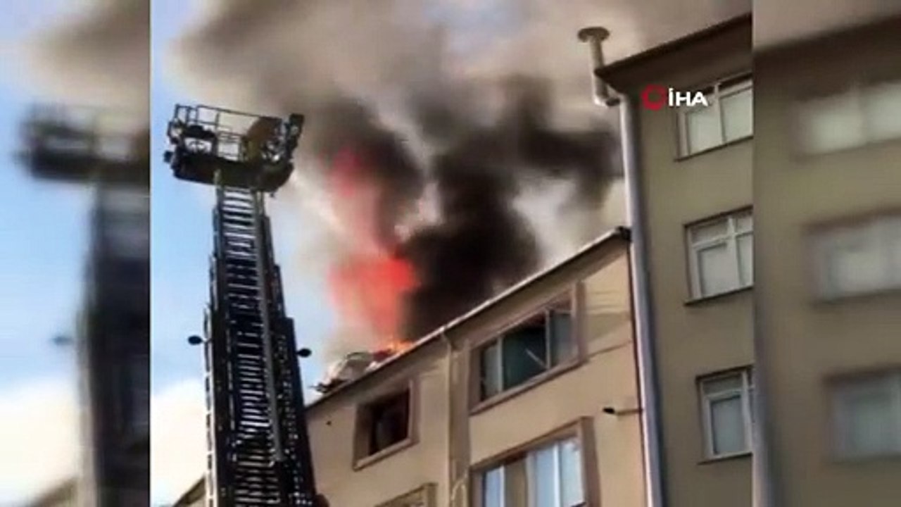 Ümraniye'de korkutan çatı yangını