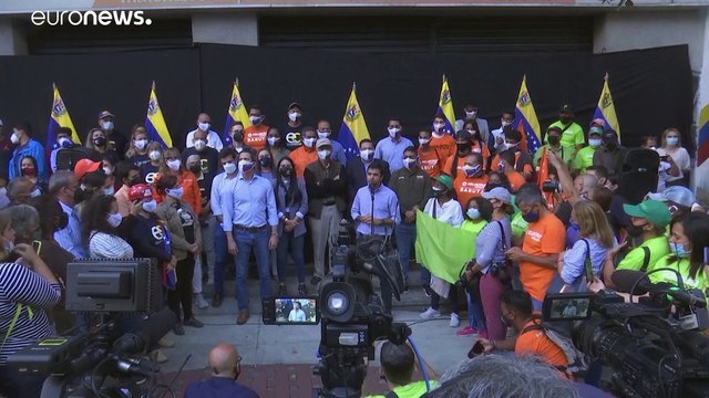 Venezuela, prove di dialogo tra Maduro e l'opposizione. In Messico negoziati per uscire dalla crisi