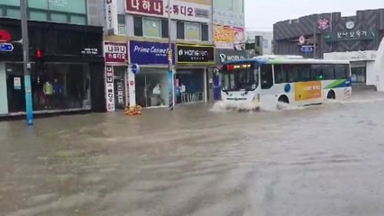 강원도 속초·고성에 장대비...도심 일부 침수 피해 / YTN