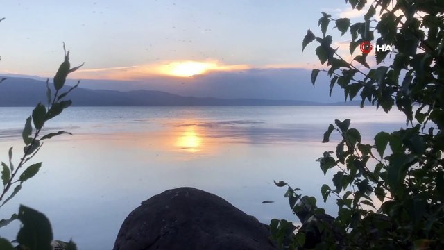 Çıldır Gölü'nde mest eden gün batımı manzarası