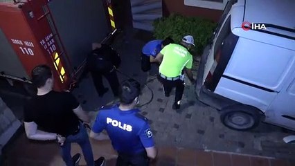 Bursa’da yaşanmamış olay! Tarihi surlardan araç ile inmek isteyince...