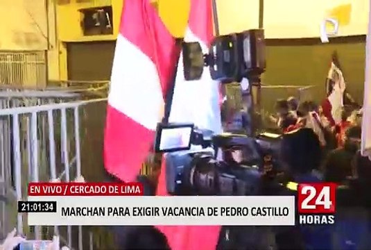 Marchan para exigir la vacancia de Pedro Castillo