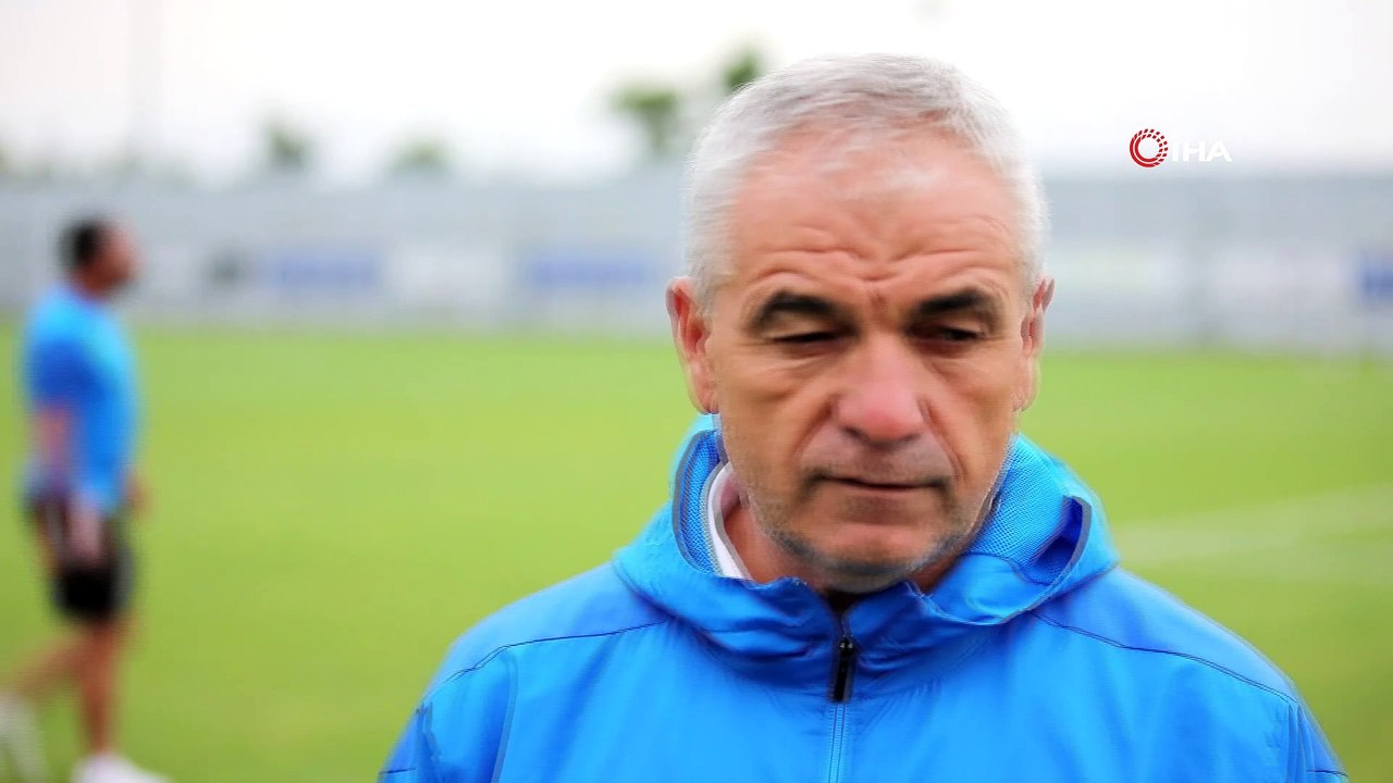 Rıza Çalımbay: “Avrupa maçlarını milli maç havasında oynuyoruz”
