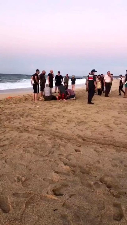 Karaburun'da denize giren 42 yaşındaki adam boğuldu
