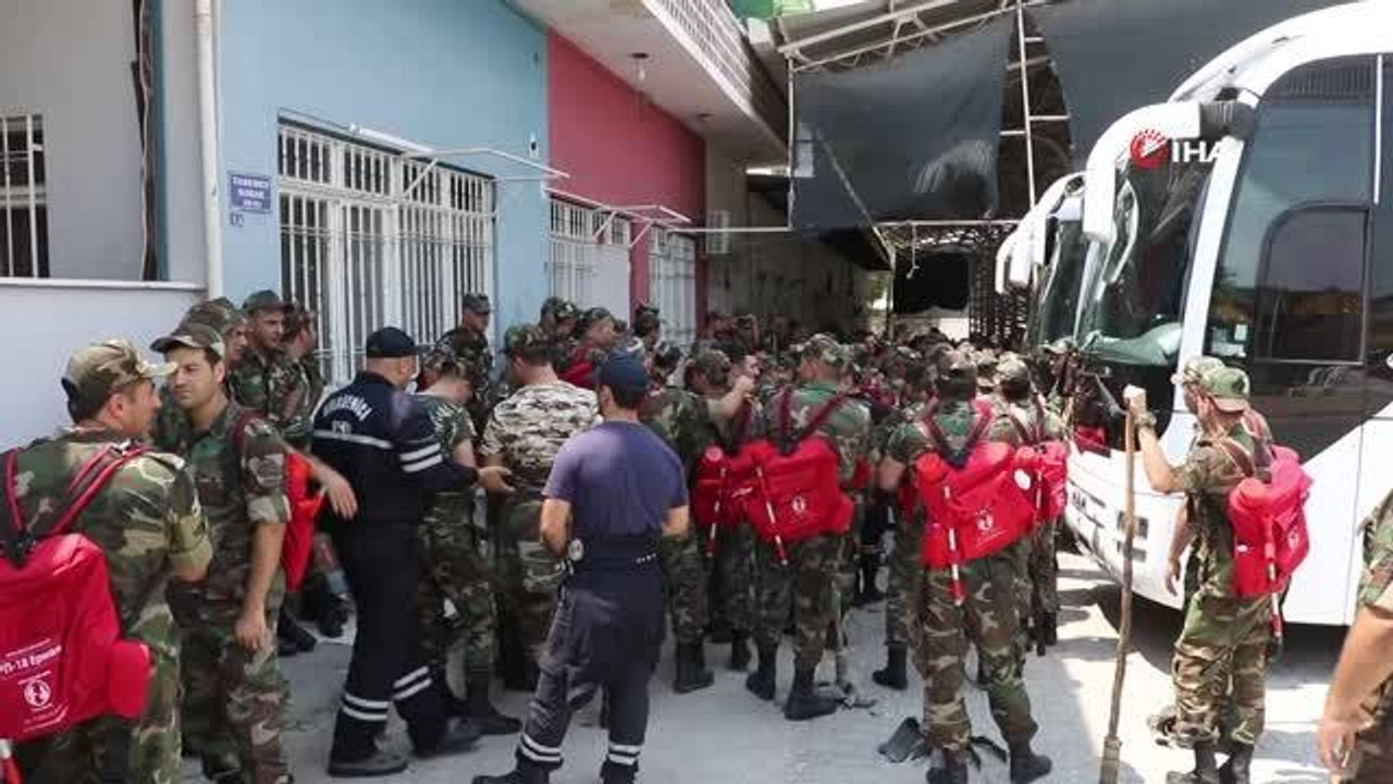 Azerbaycanlı gardaşlar kazma-kürekle yangından yangına koşuyor
