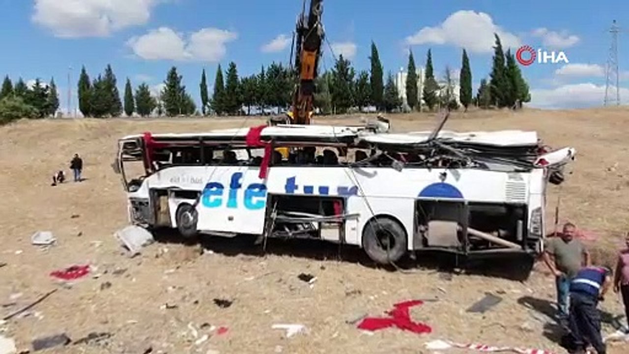 Balıkesir’de 15 kişiye mezar olan otobüs drone ile görüntülendi