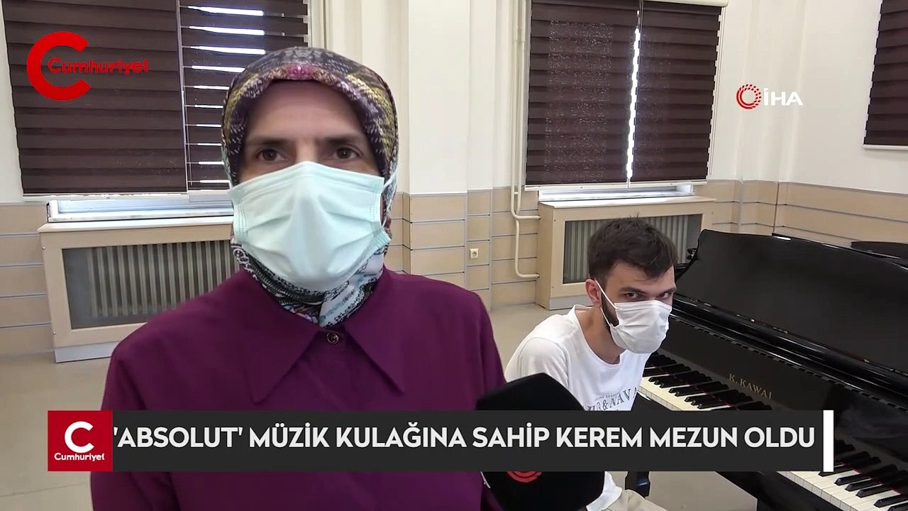 Nadir görülen 'absolut' müzik kulağına sahip otizmli Kerem, üniversiteden mezun oldu