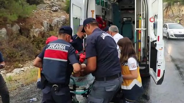 Manavgat yangınında çalışan Karaman Gönüllü Hafriyatçılar Birliği konvoyunda kaza: 1 yaralı