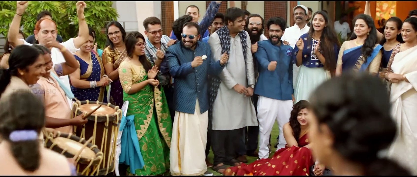 SONG NAME: ORU VANCHI PAATTU MOVIE/ALBUM: Solo SINGER(S): Harish Sivaramakrishnan LYRICS: Manu Manjith MUSIC: Agam STARRING: Dulquer Salmaan, Sai Dhanshika [  : #Solo, #HarishSivaramakrishnan, #ManuManjith, #Agam, #Dul