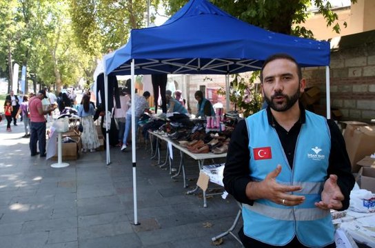 Son Dakika | İnsan Vakfı, orman yangınlarından etkilenen bölgelere destek için kermes düzenledi
