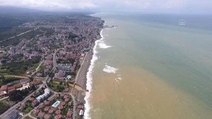 Son dakika haberleri | Sağanağın ardından denizin bir bölümü kahverengi oldu