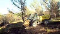 Incendie Martigues : les forestiers-sapeurs et leur broyeur d'arbres en action