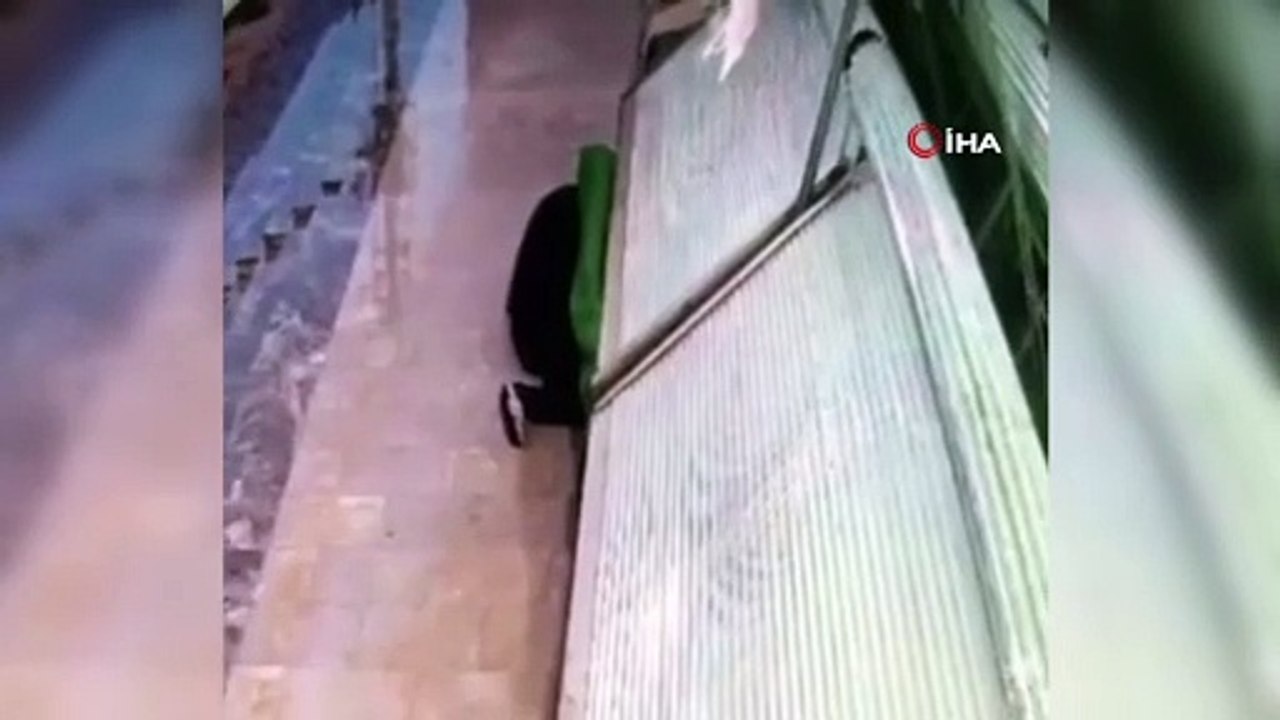 Batman’da hırsız marketin demir raflarını böyle çaldı