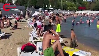 Caddebostan halk plajında pazar yoğunluğu