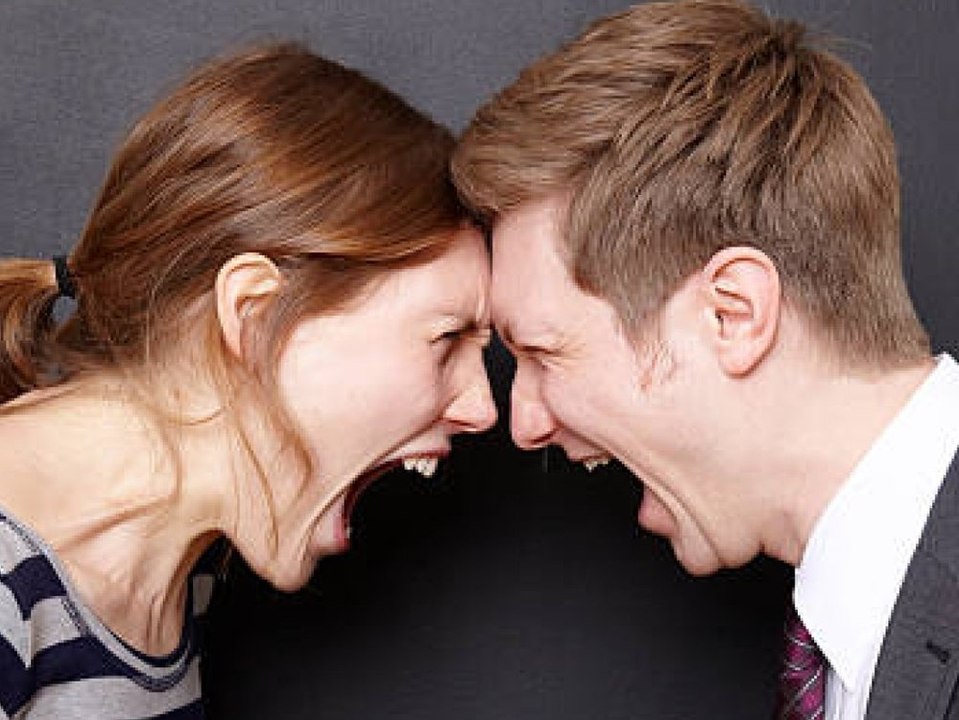 Mit dieser Frage beendest du jeden Streit in 5 Sekunden