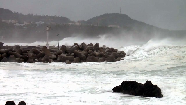[날씨] 9호 태풍 간접 영향...동쪽에 최고 250mm 비바람 / YTN