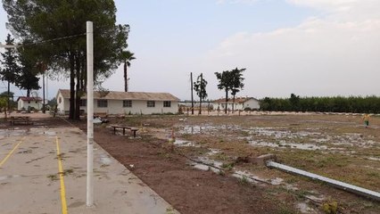 KOZANDA FIRTINA, OKULUN ÇATISINI UÇURDU