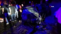 Van'da otomobiller kafa kafaya çarpıştı: 10 yaralı