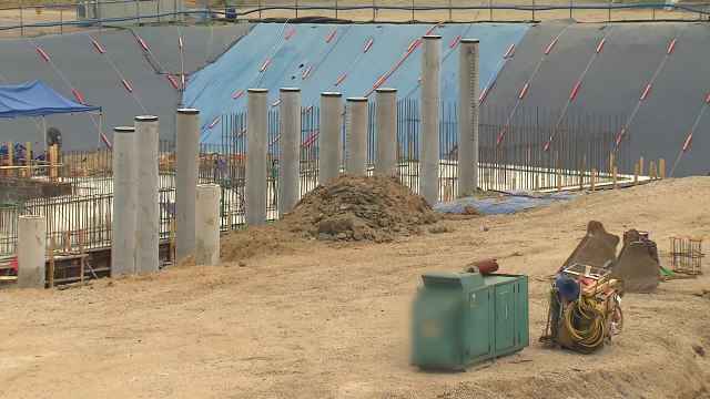 '재택 불가' 직장 잇단 집단감염...서울 최다 발병지 '직장' / YTN