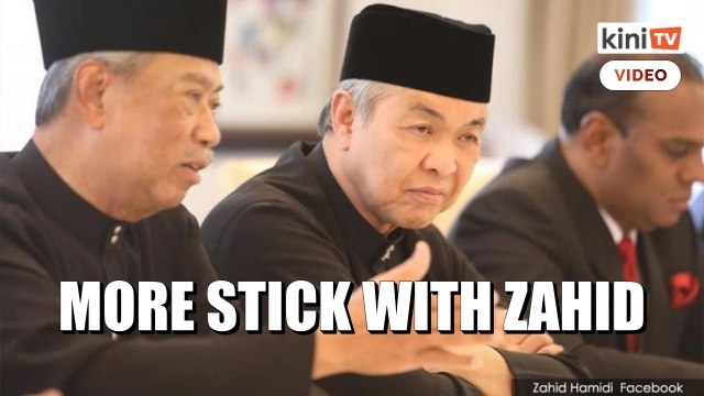 Two more Umno MPs say they're with Zahid, not supporting Muhyiddin