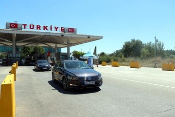 DÖNÜŞ YOLUNDAKİ GURBETÇİLER, YANGINLAR NEDENİYLE ÜZÜNTÜLÜ