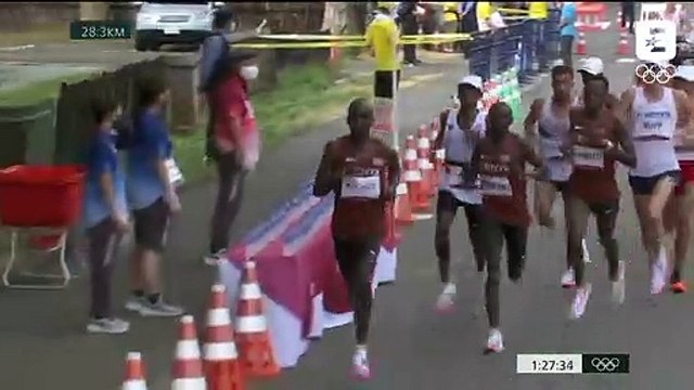 JO Tokyo: Après son geste polémique lors d’un ravitaillement du marathon olympique, Morhad Amdouni se justifie en évoquant des bouteilles glissantes