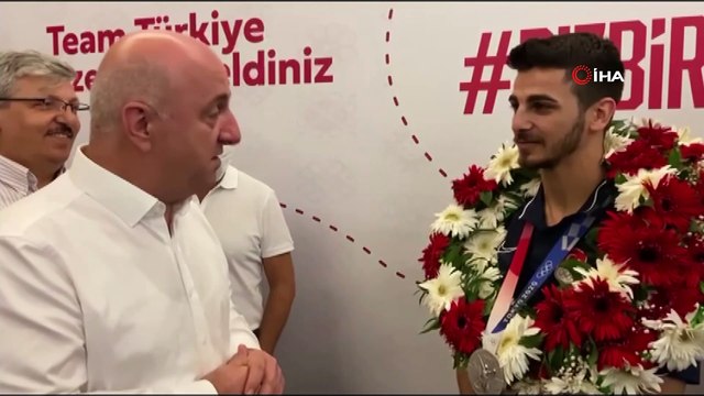 Olimpiyatlarda tarih yazan Eray Şamdan yurda döndü