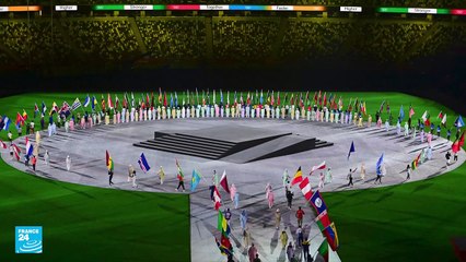 أولمبياد طوكيو: رئيسة بلدية باريس هيدالغو تستلم العلم الأولمبي