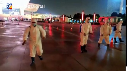 Vuelven los camiones desinfectantes a las calles de China