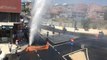 Kadıköy'de İSKİ'nin çalışmasında su borusu patladı, metrelerce yükseğe su fışkırdı