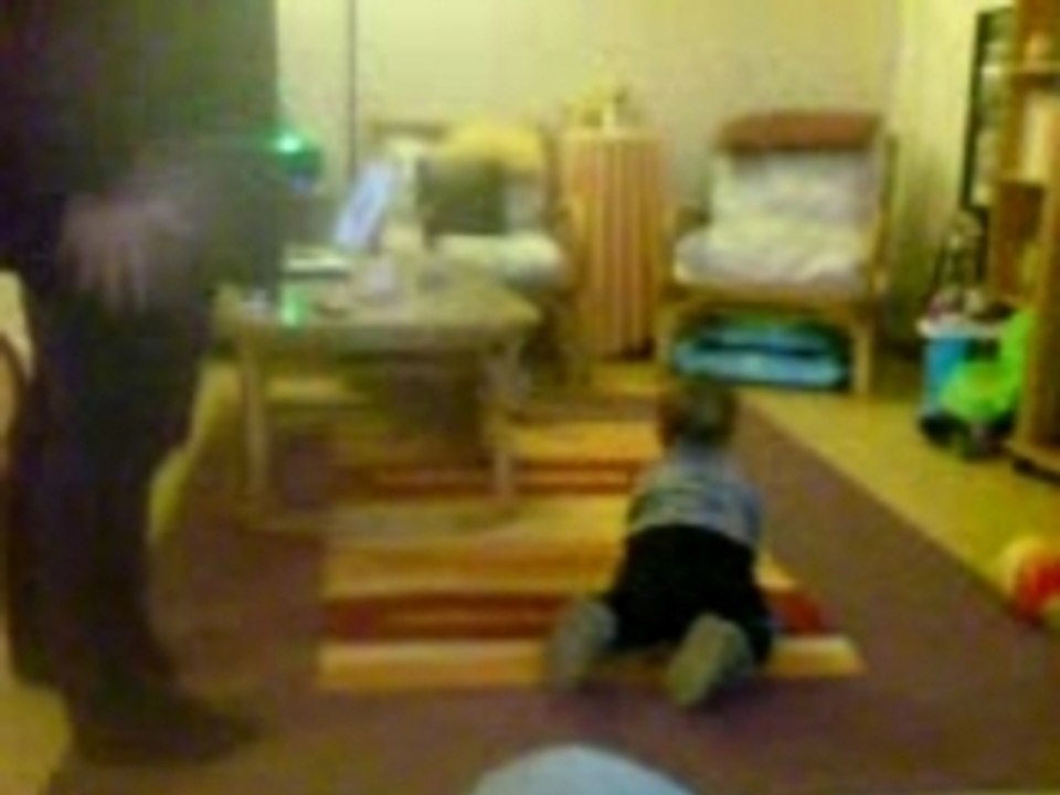 1ers pas hylann 2, 14 mois 1/2