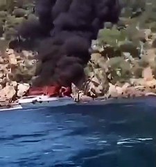 Un bateau au mouillage entre Bandol et Saint-Cyr s'embrase