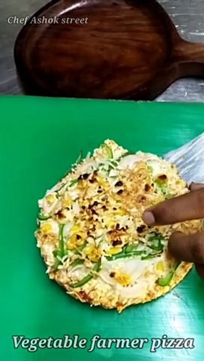 Pizza. Cheese pizza. Veg pizza.