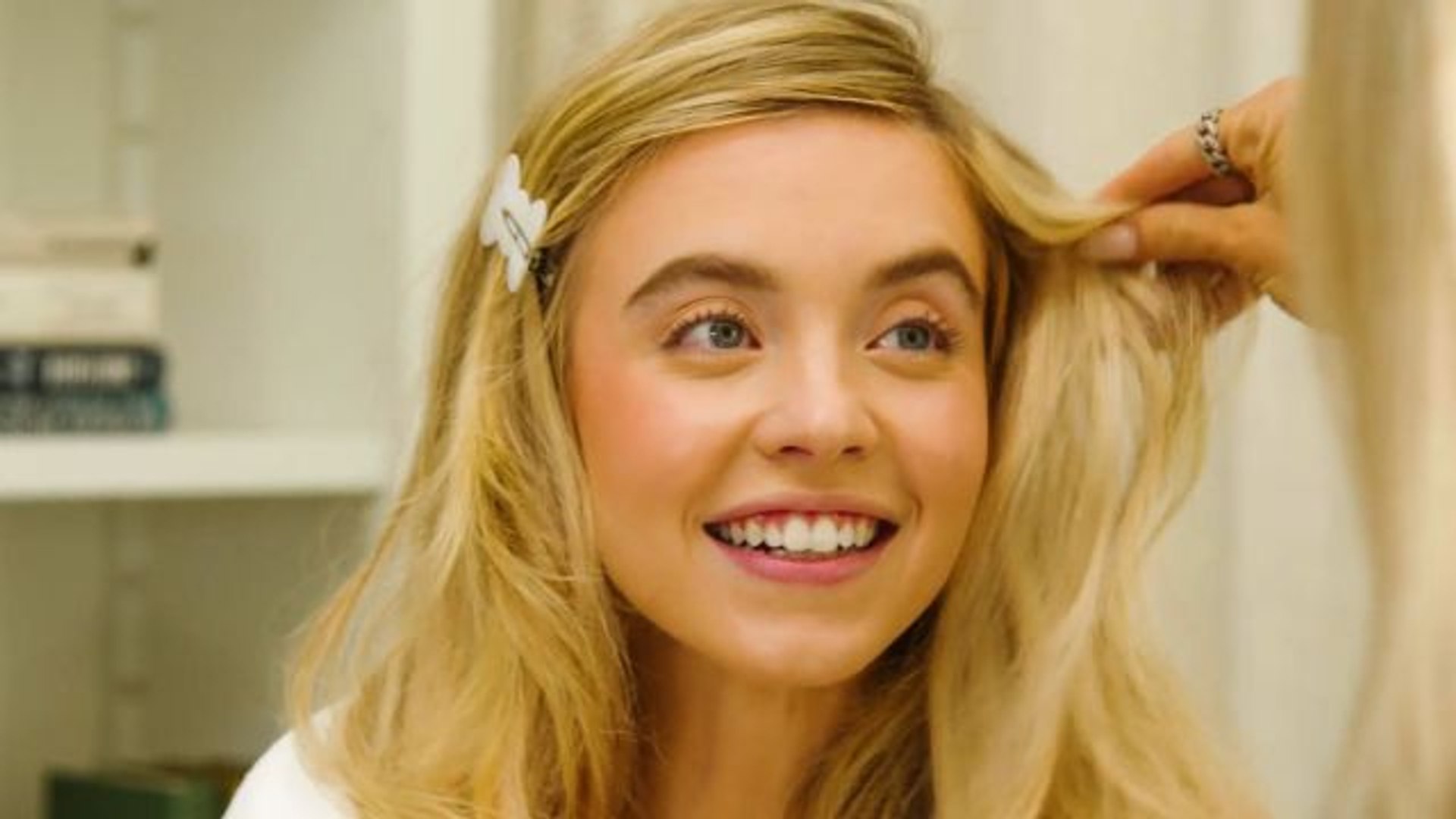 White Lotus Star Sydney Sweeney Gets Ready For The Premiere Video Dailymotion