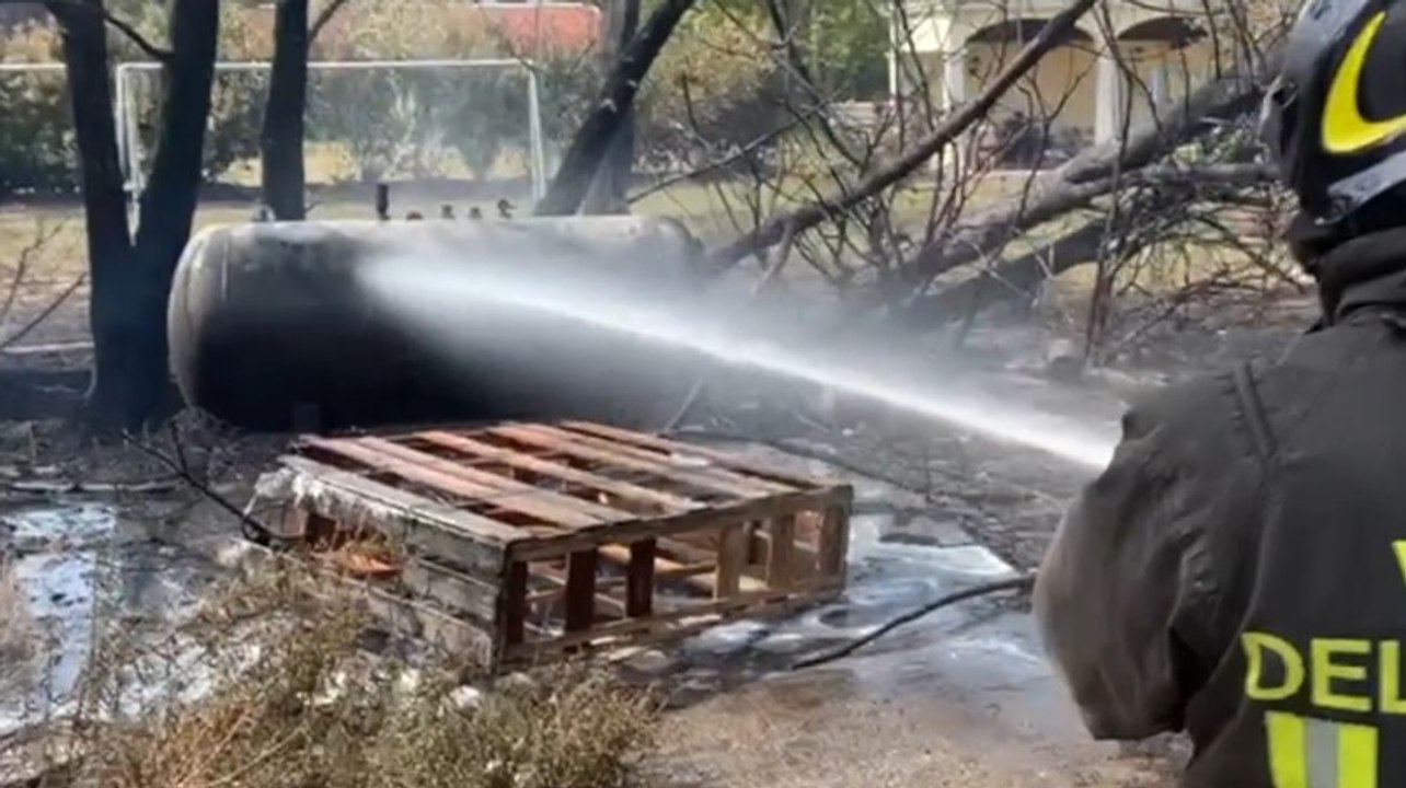 Quarrata (PT) - Incendio vicino abitazioni in località Colle  (09.08.21)