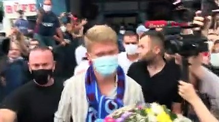 Cornelius'a Trabzon'da coşkulu karşılama