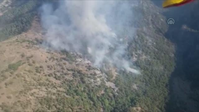 Köyceğiz'de devam eden yangına havadan ve karadan müdahale ediliyor