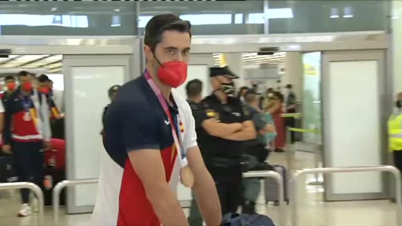 Los deportistas olímpicos españoles aterrizan en Madrid