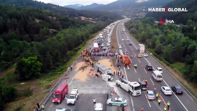 TEM'de feci kaza! Ölü ve yaralılar var