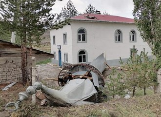 OLTU'DA CAMİNİN MİNARESİ FIRTINADA YIKILDI