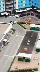 Rusya’da anaokuluna giren bıçaklı bir adam böyle görüntülendi