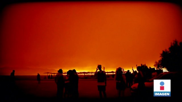 Incendios forestales consumen la isla griega Evia