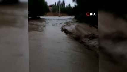 Elbistan'da sağanak sonrası sel meydana geldi: 2 mahalle göle döndü